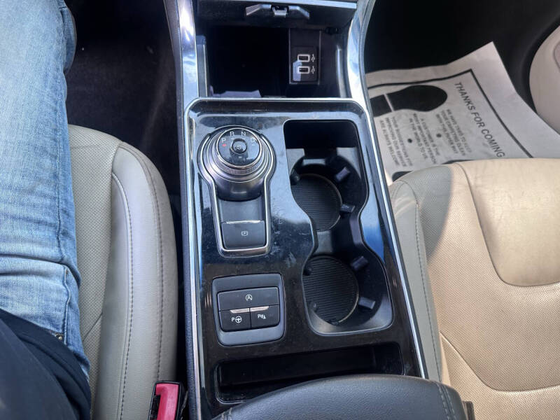 2020 Ford Edge Titanium