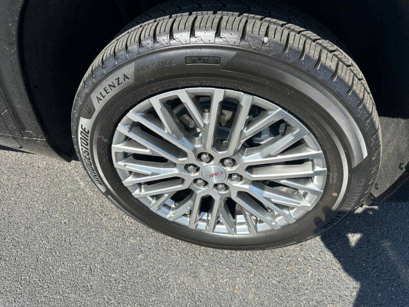 2024 GMC Acadia Denali