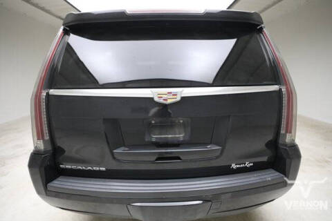 2016 Cadillac Escalade Luxury Collection