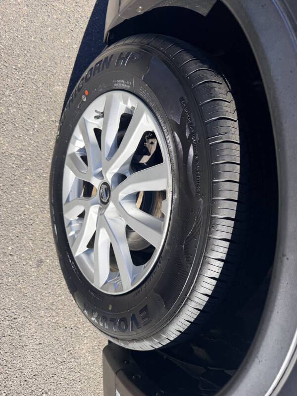 2020 Nissan Rogue SV
