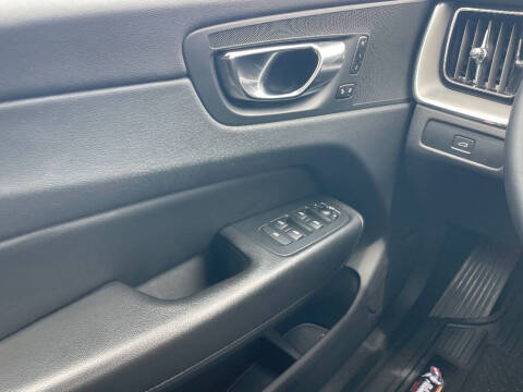 2023 Volvo XC60 B5 Core