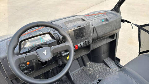 2024 Segway UT10 CREW