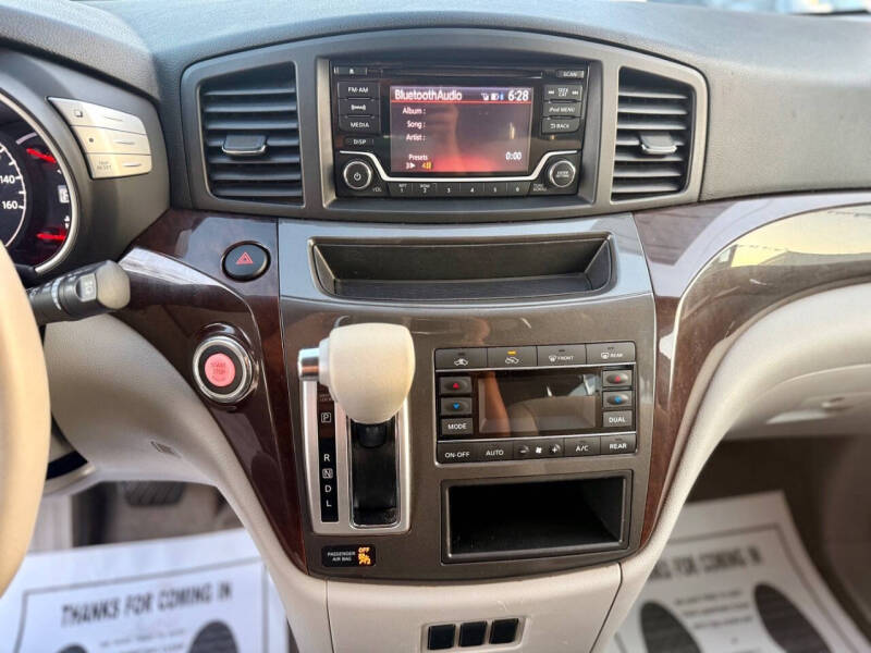 2017 Nissan Quest SV