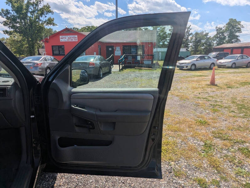 2004 Ford Explorer XLT