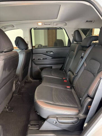 2022 Nissan Pathfinder Platinum