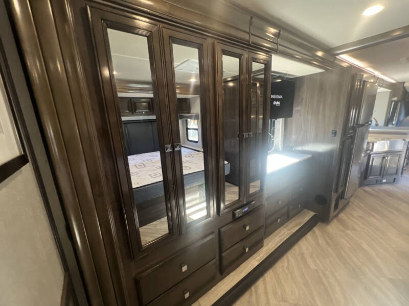 2020 Holiday Rambler Invicta