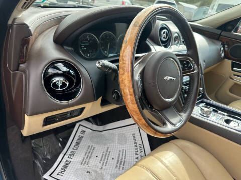 2013 Jaguar XJ