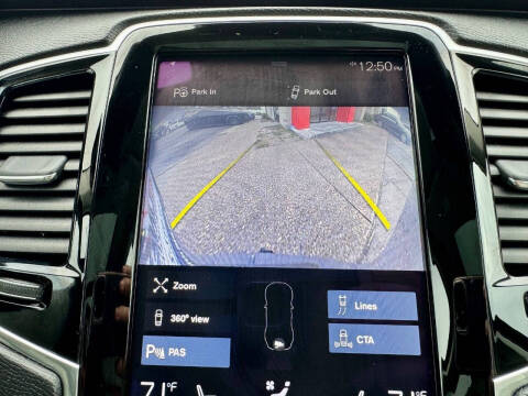 2017 Volvo XC90 T6 Momentum