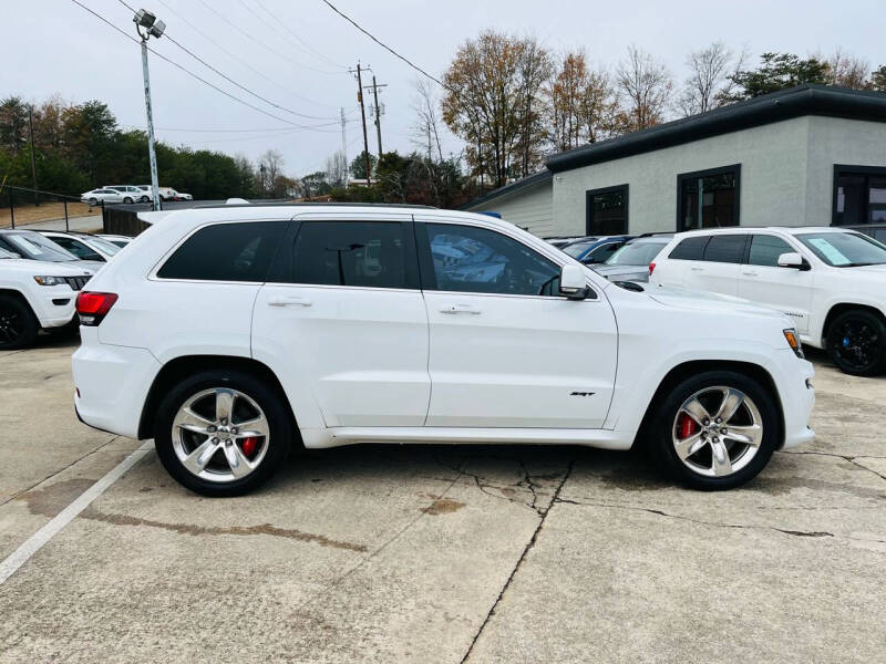 2015 Jeep Grand Cherokee SRT photo 23