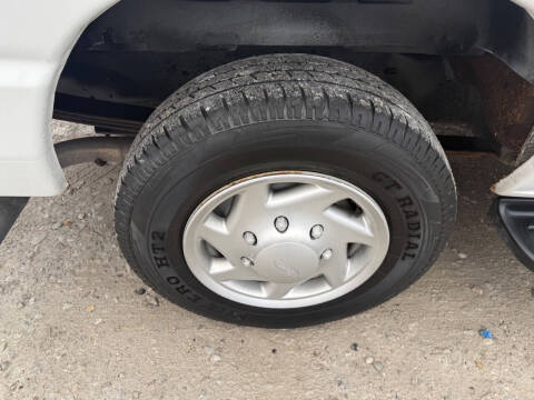 2013 Ford E-Series E-350 SD XLT