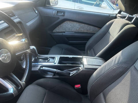 2014 Ford Mustang V6