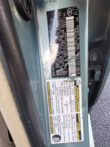 2005 Toyota Corolla LE