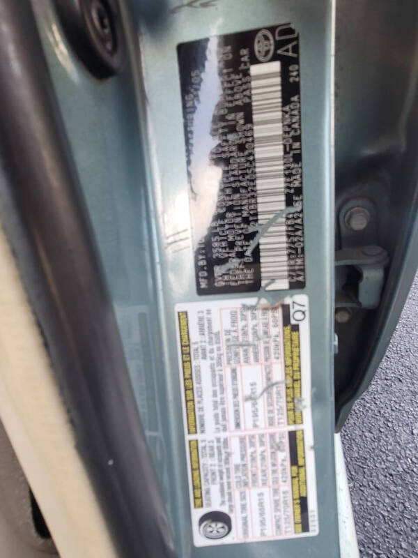 2005 Toyota Corolla LE