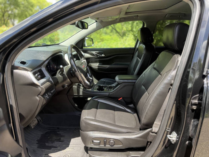 2022 GMC Acadia SLT