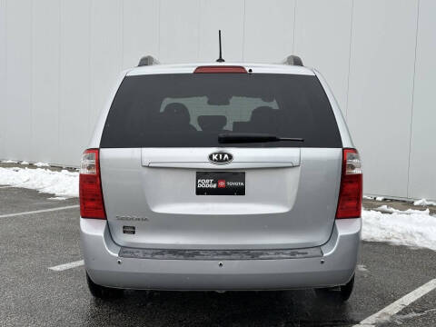2010 Kia Sedona LX