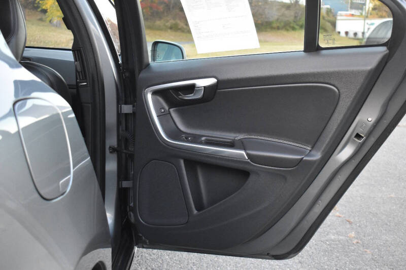 2016 Volvo S60 T5 Drive-E R-Design SE