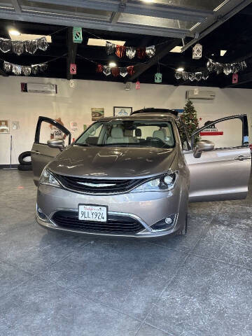 2018 Chrysler Pacifica Hybrid Touring Plus
