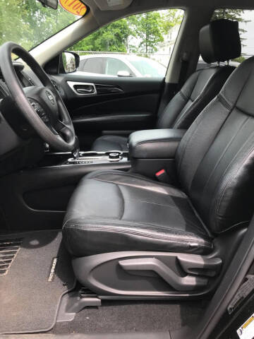 2017 Nissan Pathfinder S
