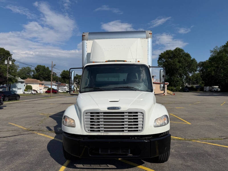 2021 Freightliner M2 106