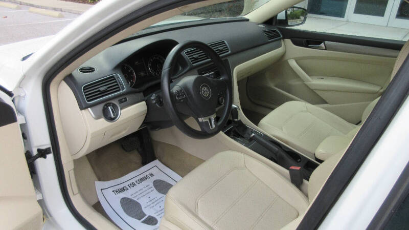 2014 Volkswagen Passat Wolfsbug Edition photo 10