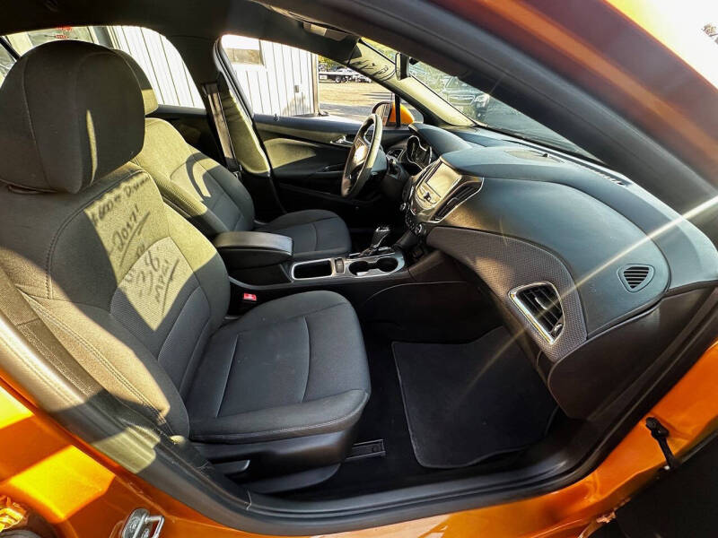 2017 Chevrolet Cruze LT Auto