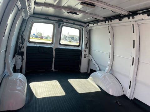 2025 GMC Savana 2500