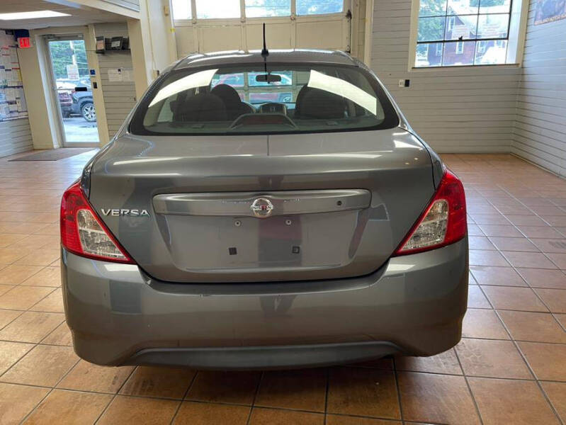 2016 Nissan Versa 1.6 S Plus