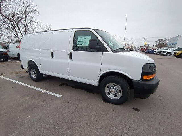 2025 Chevrolet Express 2500
