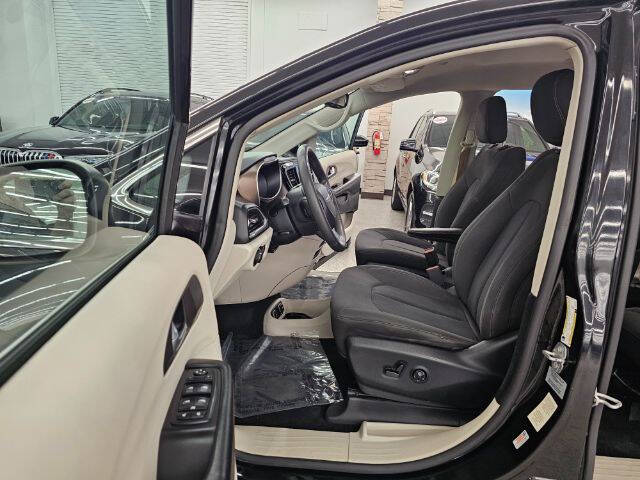 2017 Chrysler Pacifica Touring