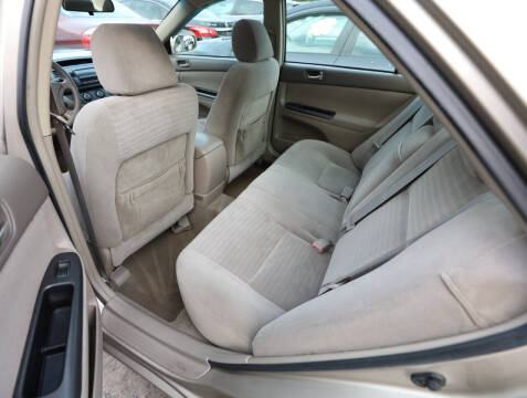 2005 Toyota Camry LE