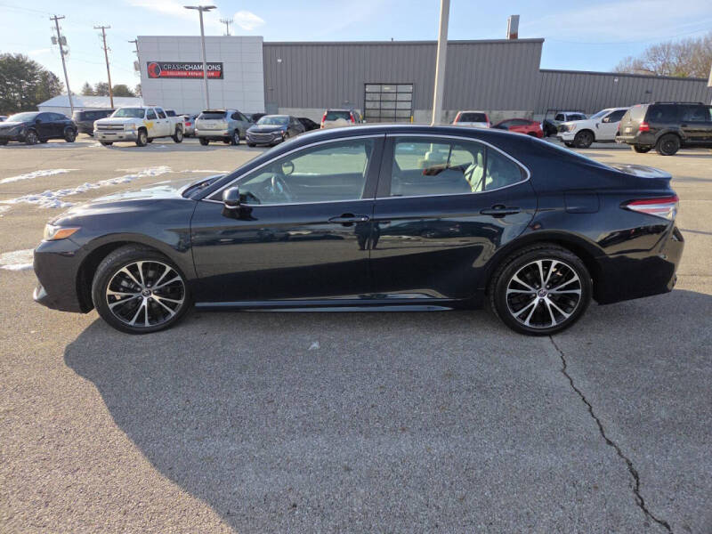 2019 Toyota Camry SE