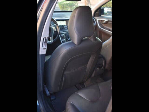 2016 Volvo XC60 T5 Drive-E Platinum
