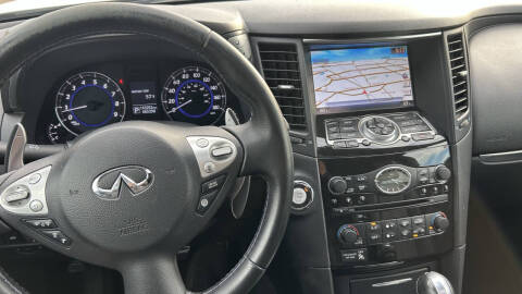 2016 Infiniti QX70