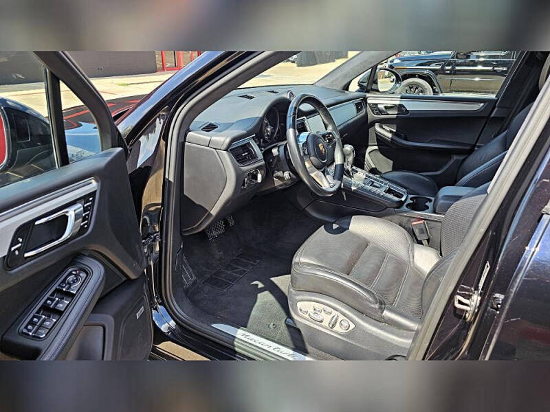 2016 Porsche Macan Turbo