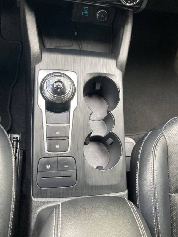 2021 Ford Escape SEL