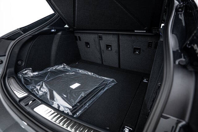 2025 Porsche Macan T