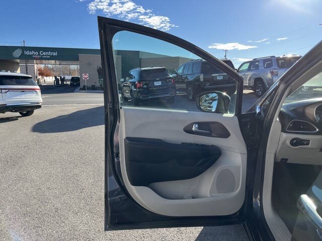 2019 Chrysler Pacifica Touring