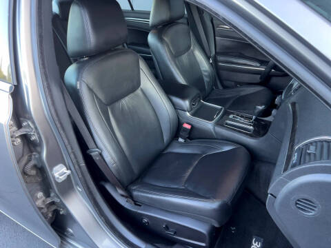 2011 Chrysler 300 Limited