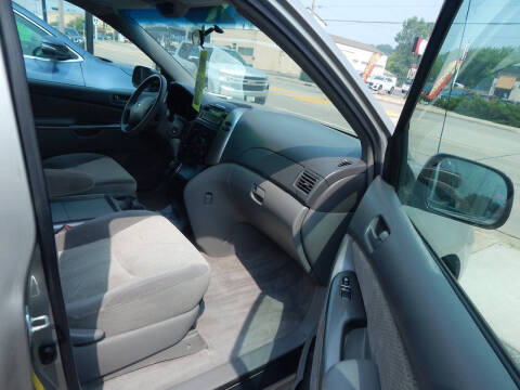 2009 Toyota Sienna LE 7-Passenger
