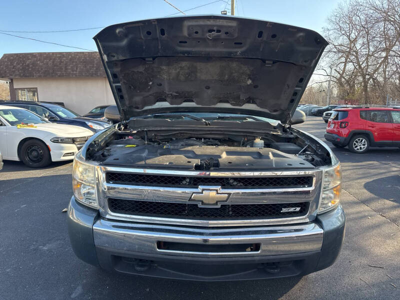 2009 Chevrolet Silverado 1500 1LT photo 80