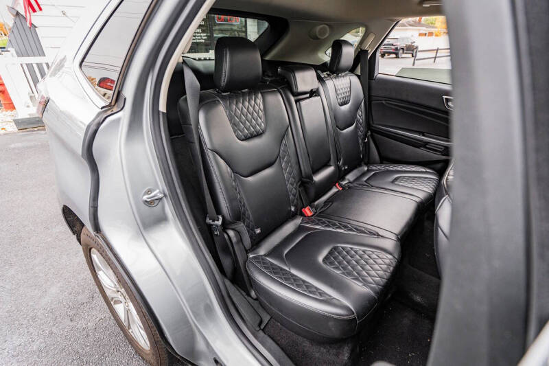 2023 Ford Edge Titanium