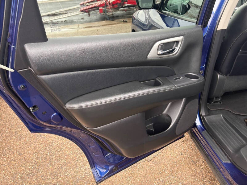 2020 Nissan Pathfinder SL