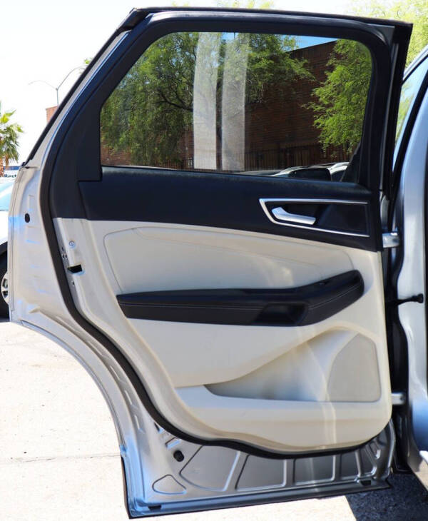 2021 Ford Edge Titanium