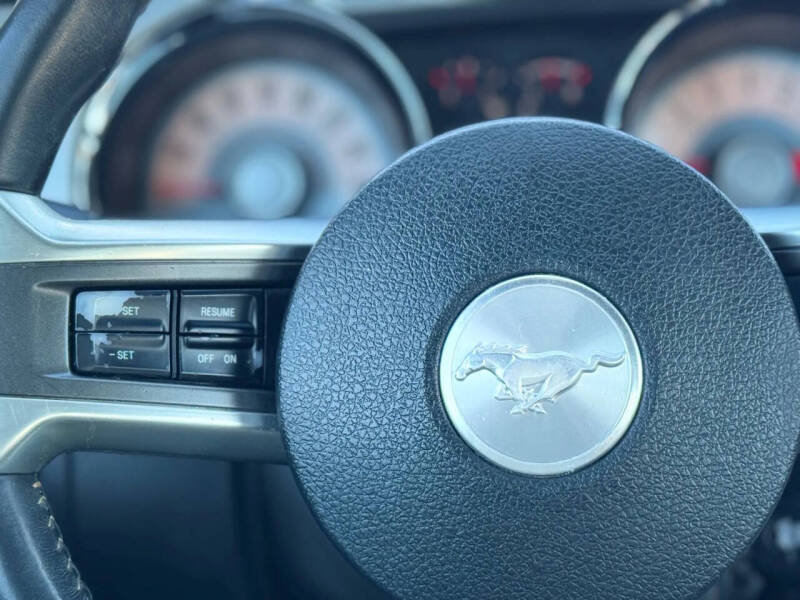 2012 Ford Mustang V6 Premium