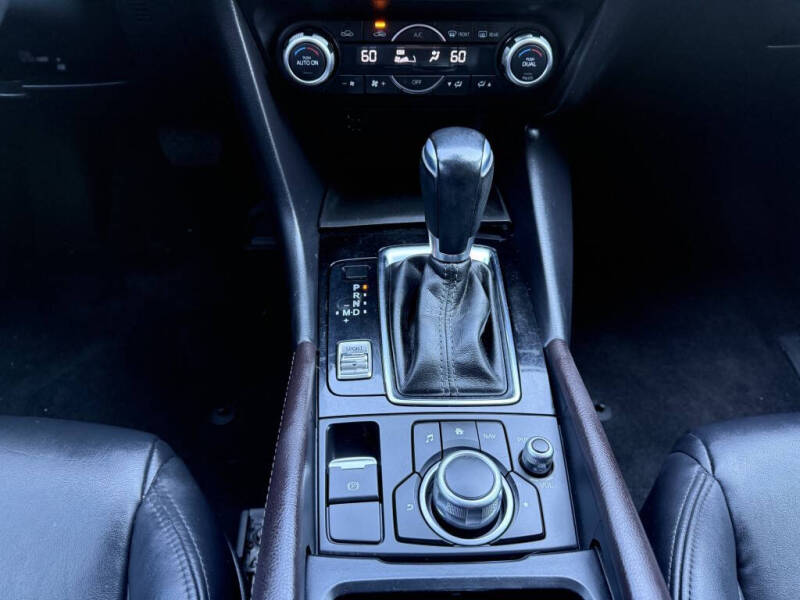 2017 Mazda MAZDA3 Touring