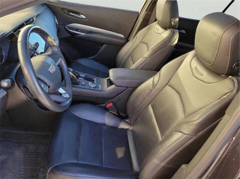 2023 Cadillac XT4 Premium Luxury