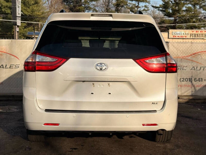 2015 Toyota Sienna