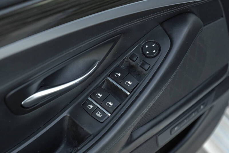 2016 BMW 5 Series 550i