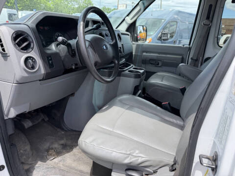 2012 Ford E-Series E-350 SD XL