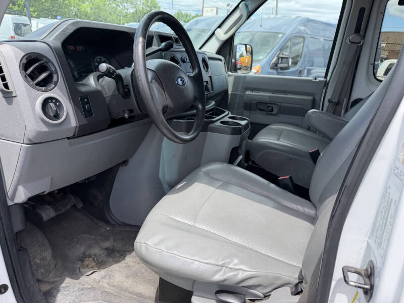 2012 Ford E-Series E-350 SD XL